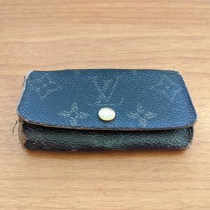 Louis Vuitton Monogram Key Holder/Wallet #908💥PRICE DROP💥
